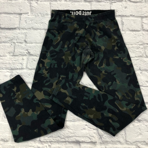 Nike Pants - Nike camouflage leggings.  Medium.